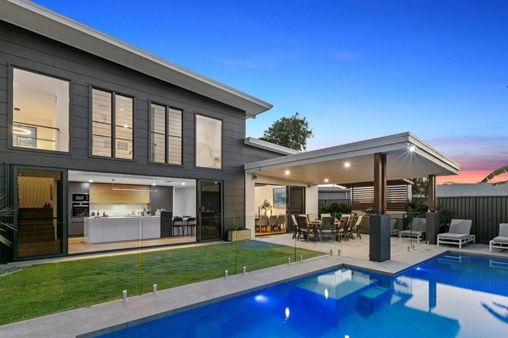 Beachside Buddina Luxury Family House 5 Bedrooms Exterior photo