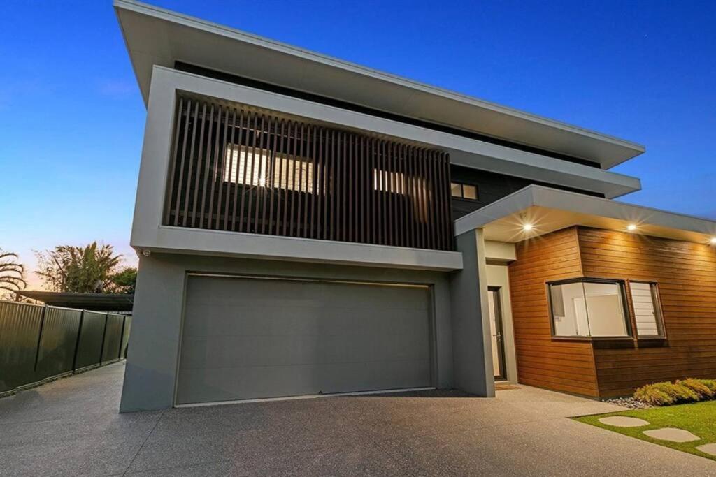 Beachside Buddina Luxury Family House 5 Bedrooms Exterior photo