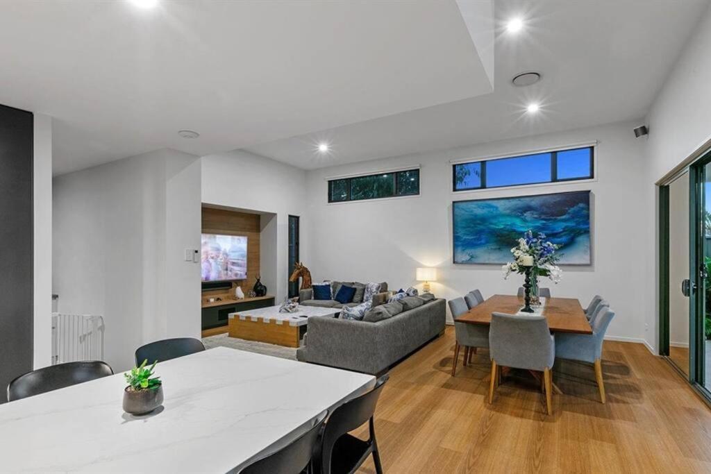 Beachside Buddina Luxury Family House 5 Bedrooms Exterior photo